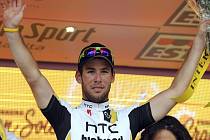 Mark Cavendish se raduje na Giru z etapového triumfu.