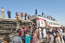 Tragická srážka vlaků v Egyptě.