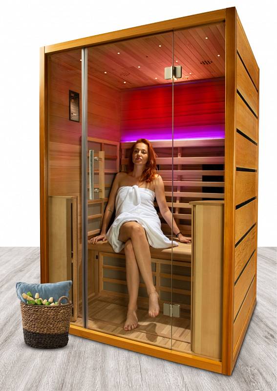 Luxusní infrasauna Pandora má kabinu z exotického cedrového dřeva.