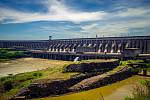 Přehrada Itaipú, Brazílie a Paraguay.