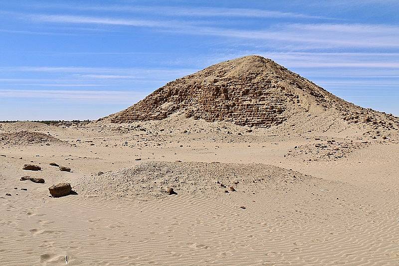 Pyramidy Nuri v Súdánu pomalu mizí před očima. Podle Světového památkového fondu patří mezi nejkritičtěji ohrožené památky na planetě.