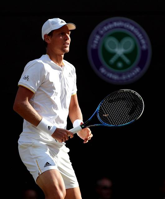 Tomáš Berdych je v semifinále Wimbledonu. Djokovič skrečoval zápas kvůli zranění