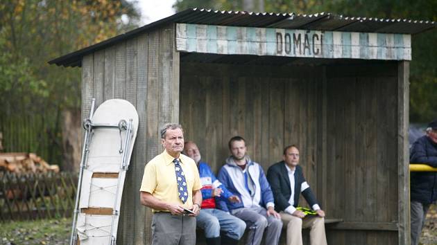 Slavoj Houslice jako fenomén komedie Okresní přebor - Poslední zápas Pepika Hnátka. Teď televizní štáby vyrazí do opravdových malých klubů.