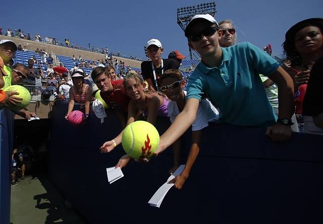 US Open, den 2.: Fanoušci čekající na autogramy