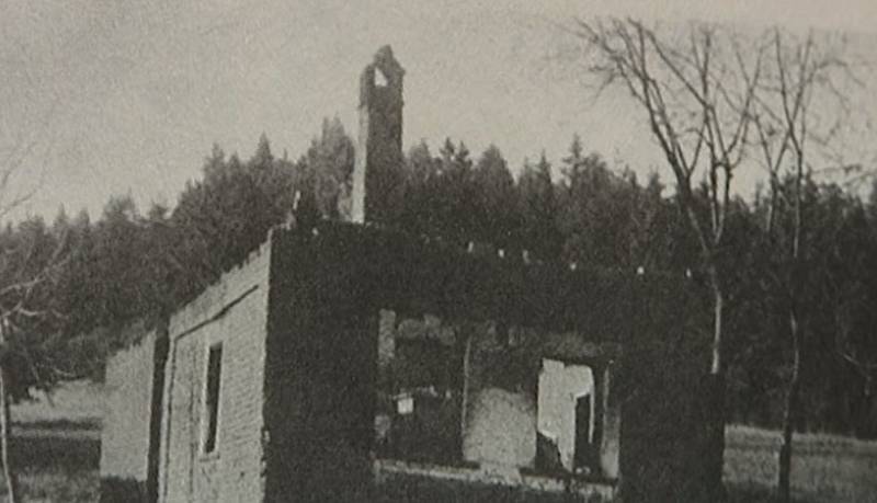 V Prlově nacisté vypálili osm stavení, do nichž zaháněli lidi