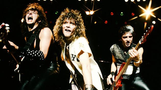 Zleva Richie Sambora, Jon Bon Jovi a Alec John Such během koncertu v roce 1986.