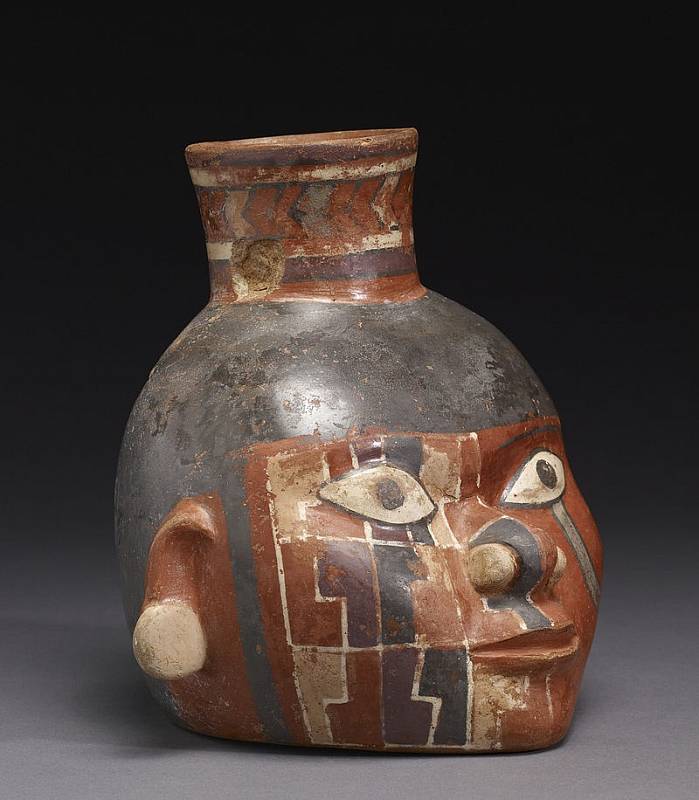 Kultura Wari (Huarijská kultura) je známá především svou keramikou a také tkaninami.