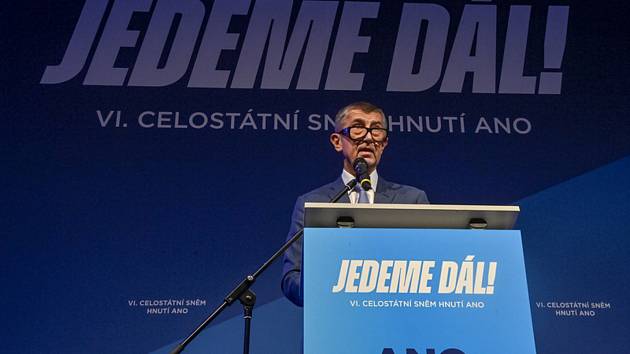 Předseda hnutí ANO Andrej Babiš hovoří na volebním sněmu hnutí, 12. února 2022 v Praze.