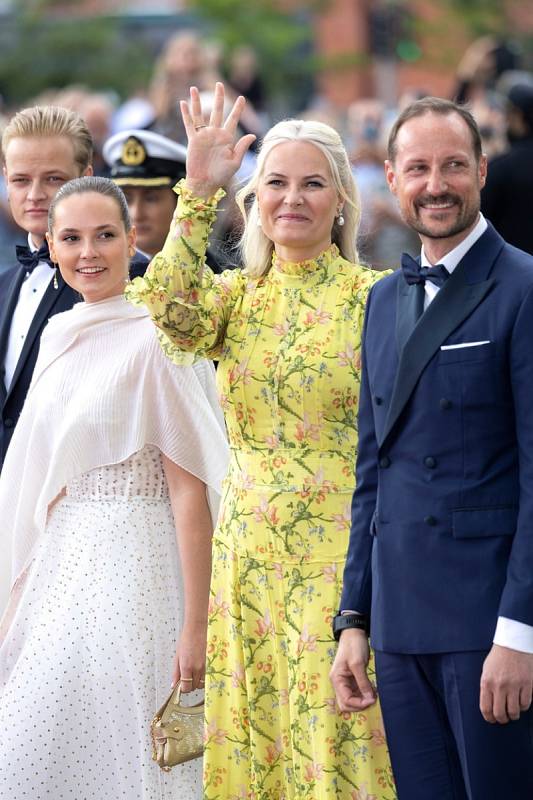 Pár má dvě děti, princeznu Ingrid Alexandru a prince Sverreho Magnuse. Mette-Marit má z předchozího vztahu ještě pětadvacetiletého syna Mariuse Borga Høibyho.