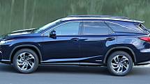 Lexus RX 450hL.