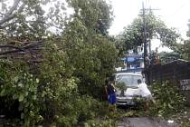 Nejsilnější světový tajfun letošního roku dnes udeřil na centrální část Filipín. 
