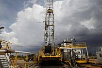 Hydraulické frakování se používá především ve Spojených státech k těžbě plynu či ropy v břidličných horninách hluboko pod zemí. 