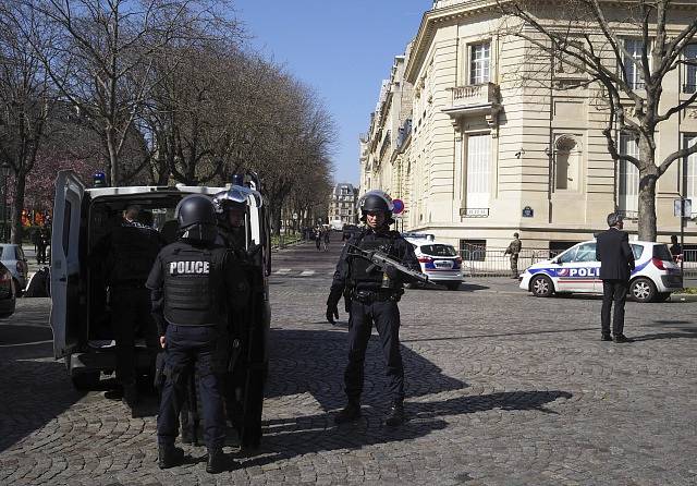 Policejní zásah před MMF