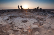 Naleziště v Jordánsku, kde chléb objevili. Uprostřed kruhové ohniště