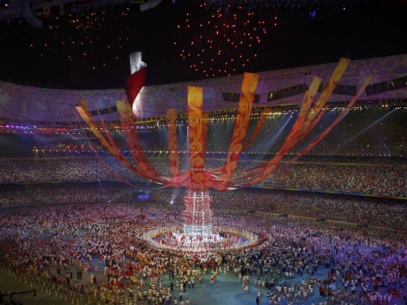 Hry v Pekingu jsou minulostí, uzavřel je další pompézní ceremoniál. Na příští olympiádu se těší Londýn.