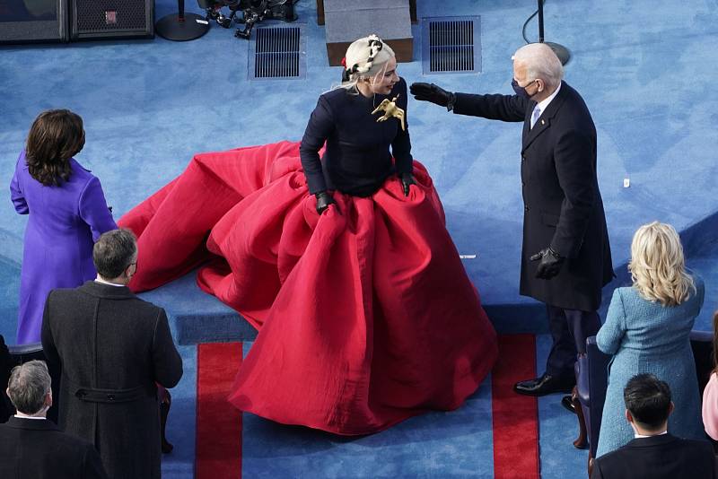 Lady Gaga na slavnosti spojené s  uvedením Joe Bidena do prezidentského úřadu.