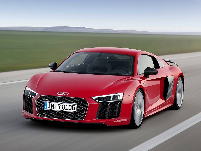 Audi R8 V10 plus.