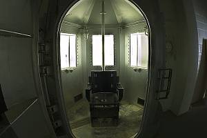 Plynová komora v americké věznici v Santa Fe sloužící k popravám vězňů odsouzených na smrt. Použita byla pouze jednou, v roce 1960.