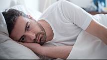 Obecně podle vědců platí, že lidé, kteří měli problém se spánkem, se covodem nakazili častěji. 