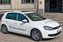 Elektromobil Volkswagen Golf.