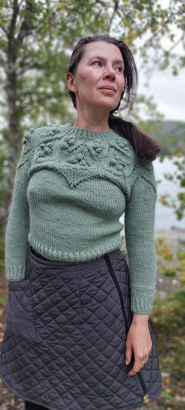 Magnolia bloom sweater od Camilla Vad. Nacid - návod k zakoupení na Ravelry