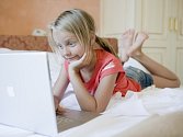 Rodiče často nevědí o rizicích internetu ani o tom, co jejich děti na sociálních sítích dělají.