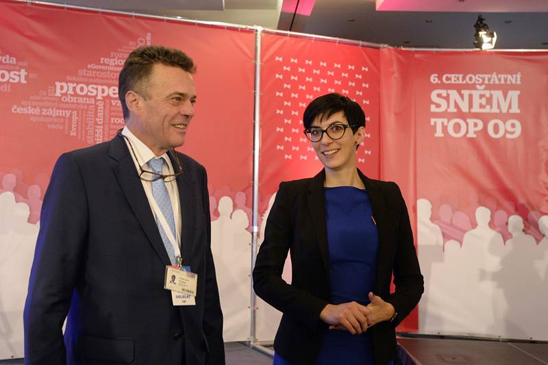 Tomáš Czernin a Markéta Pekarová Adamová na volebním sněmu strany TOP 09