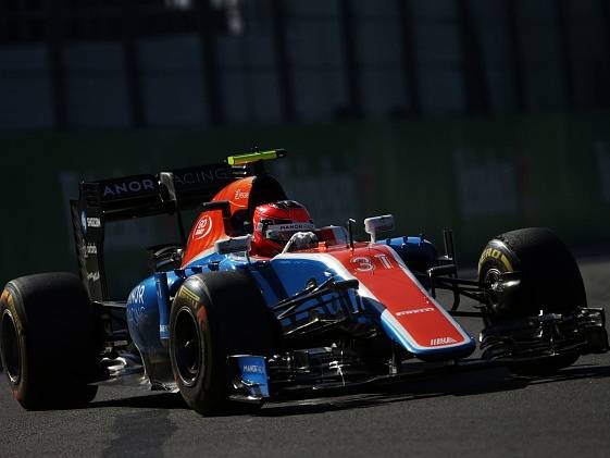 Francouzský pilot Esteban Ocon.