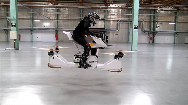 „Létající motocykl“ Hoversurf Scorpion.