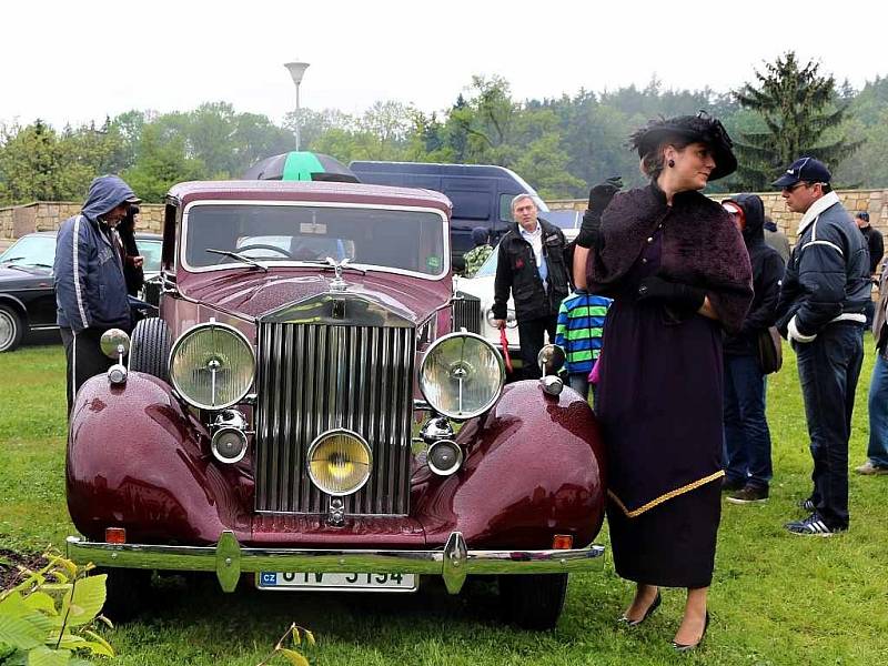 Sraz luxusních vozů Rolls-Royce a Bentley.