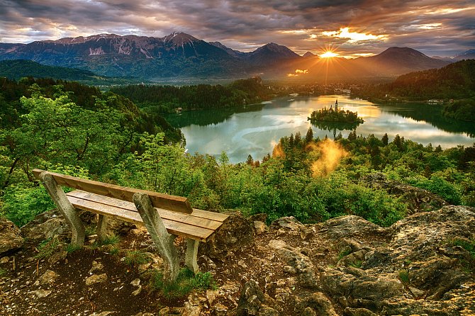 Není bez zajímavosti, že u jezera Bled relaxovala i slavná spisovatelka Agatha Christie