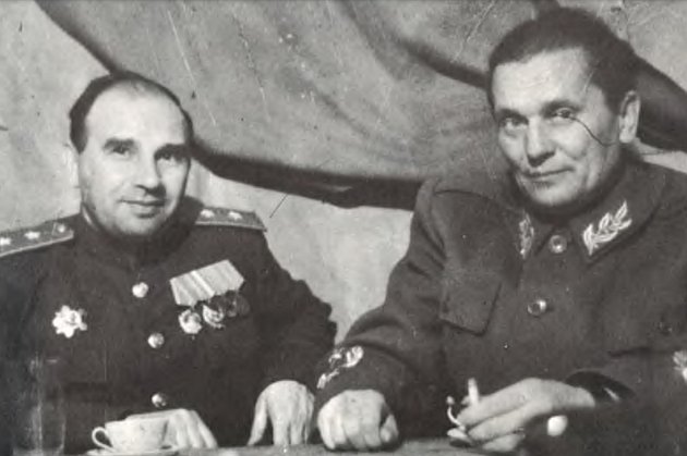 Generál Nikolaj Kornějev a maršál Josip Broz Tito dne 24. února 1944 v Drvaru