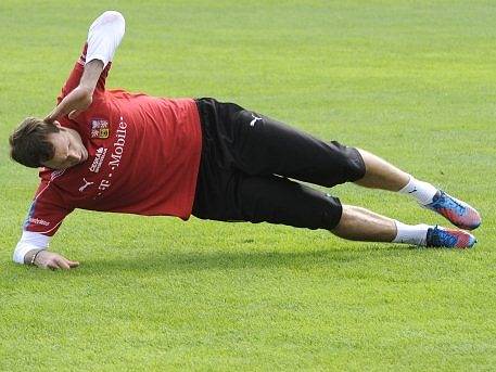 Petr Čech na posledním tréninku před odletem do Dánska.