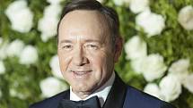 Kevin Spacey se v žádném velkém hollywoodském filmu či seriálu pravděpodobně již nikdy neobjeví, navzdory tomu, že jeho kauzy většinou vyšuměly do ztracena.