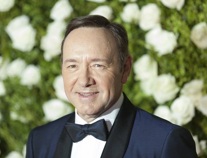 Kevin Spacey se v žádném velkém hollywoodském filmu či seriálu pravděpodobně již nikdy neobjeví, navzdory tomu, že jeho kauzy většinou vyšuměly do ztracena.