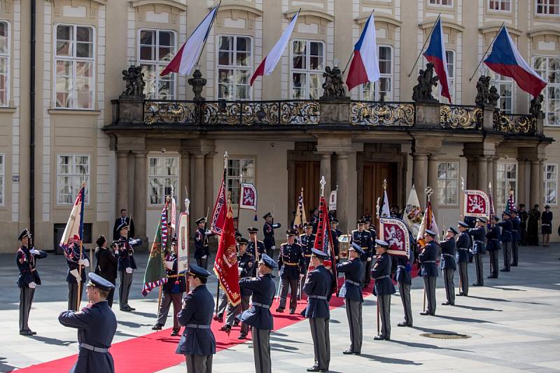 Slavnostní bohoslužba k 700. výročí narození císaře Karla IV. proběhla 14. května v katedrále sv. Víta v Praze. 