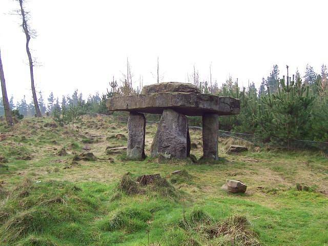 Doplňková kamenná struktura k chrámu druidů