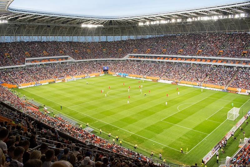 Mordovia Arena (Saransk, kapacita 45 015). Stavba stadionu začala v roce 2012 na počest výročí tisíci let od doby, kdy se etnikum Mordvinců sjednotilo s ruským národem. Po šampionátu bude část stadionu zbourána, čímž bude kapacita snížena na 25 000.