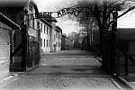 Německý nacistický koncentrační a vyhlazovací tábor na území okupovaného Polska; navštívily jej 2 miliony lidí