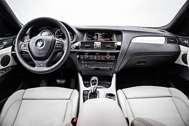 BMW X4.