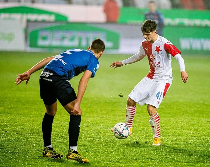 Denis Višinský v debutu za Slavii v poháru s Karlovými Vary