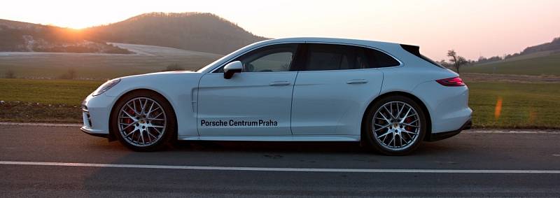 Porsche Panamera Turbo Sport Turismo.