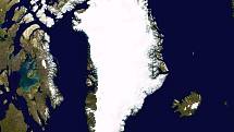 Grónsko je z většiny zaledněným ostrovem. Pod ledem v severozápadní oblasti se nachází obří kráter Hiawatha.