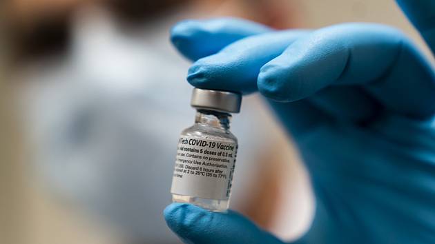 Očkovací vakcína proti koronaviru od firem Pfizer a BioNTech