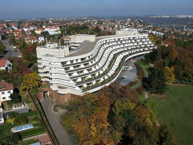 Hotel Praha, a.s. 5-ti hvězdičkový hotel. Restaurace Lavande Cuisine. Severovýchodní pohled.