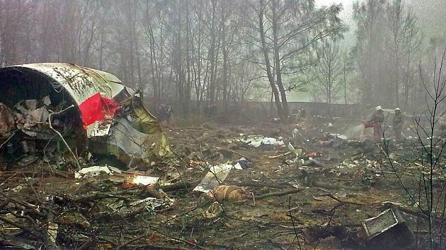 Katastrofa letadla Tu-154 u Smolensku z roku 2010, při níž zahynula řada předních polských předních politických a vojenských představitelů, kteří letěli uctít památku obětí Katyňského masakru