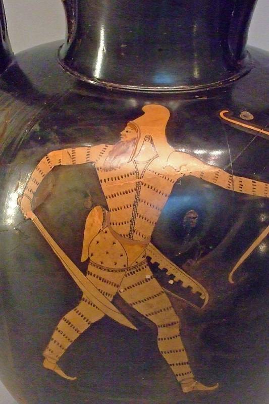 Antická amfora s vyobrazením skytského válečníka, pocházející z Athén z doby 480 až 470 let před naším letopočtem