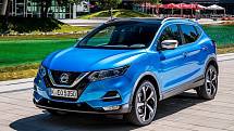 Nissan Qashqai (-410 až 7000 Kč sleva na beninové motory, +18 590 až 24 000 Kč dle výbavy za naftové). Cena od: 448 590 Kč