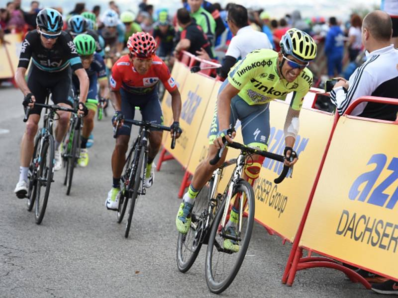 Alberto Contador (vpravo), Chris Froome (vlevo) a Nairo Quintana na Vueltě. 