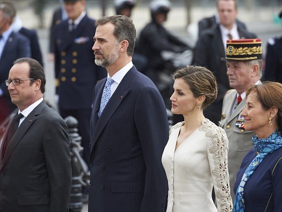 Španělského krále Felipeho VI. s královnou Letizií (uprostřed).